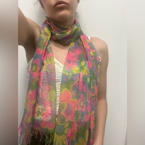 Vintage hippie floral scarf with neon colors - Picture 6 of 10